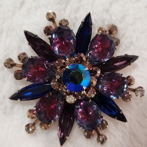 Vintage 1950s Round Aurora Borealis Rhinestones Brooch